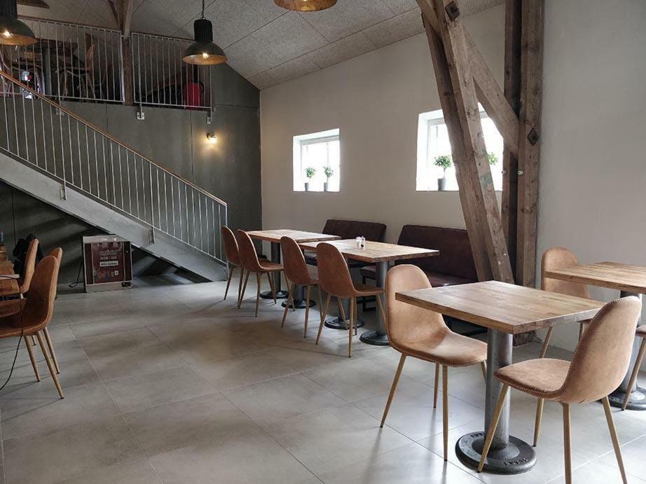 B & B Godstrup - Cafe Og Restaurant Den Gamle Stald Хернинг Экстерьер фото